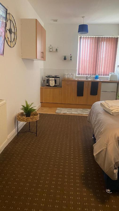 Bv Comfy Studio At Deighton Huddersfield Exterior foto